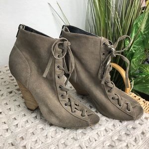 Trouve Ankle Lace Up Booties Size 7